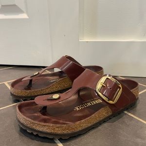 Gizeh Shinny Leather Big Buckle Sandals